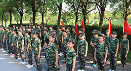 青少年军事军训夏令营-正拓夏令营
