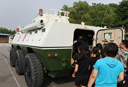 青少年军事军训夏令营-正拓夏令营