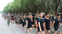 青少年军事军训夏令营-正拓夏令营