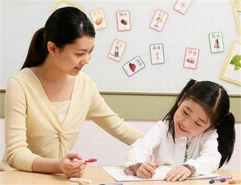 小孩为什么不愿与大人们交流？