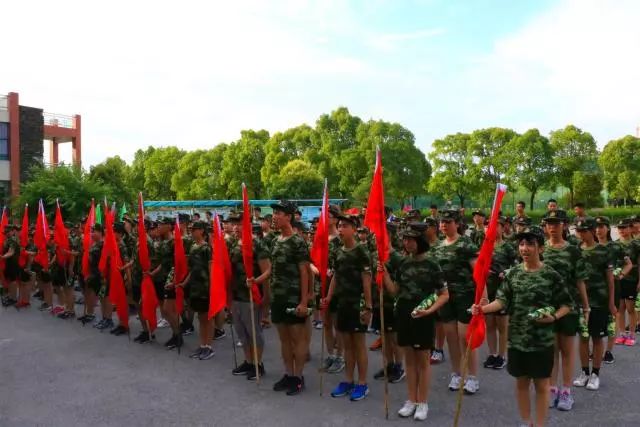 2018年上海正拓毕业（小升初）夏令营火爆来袭-5天军旅体验营